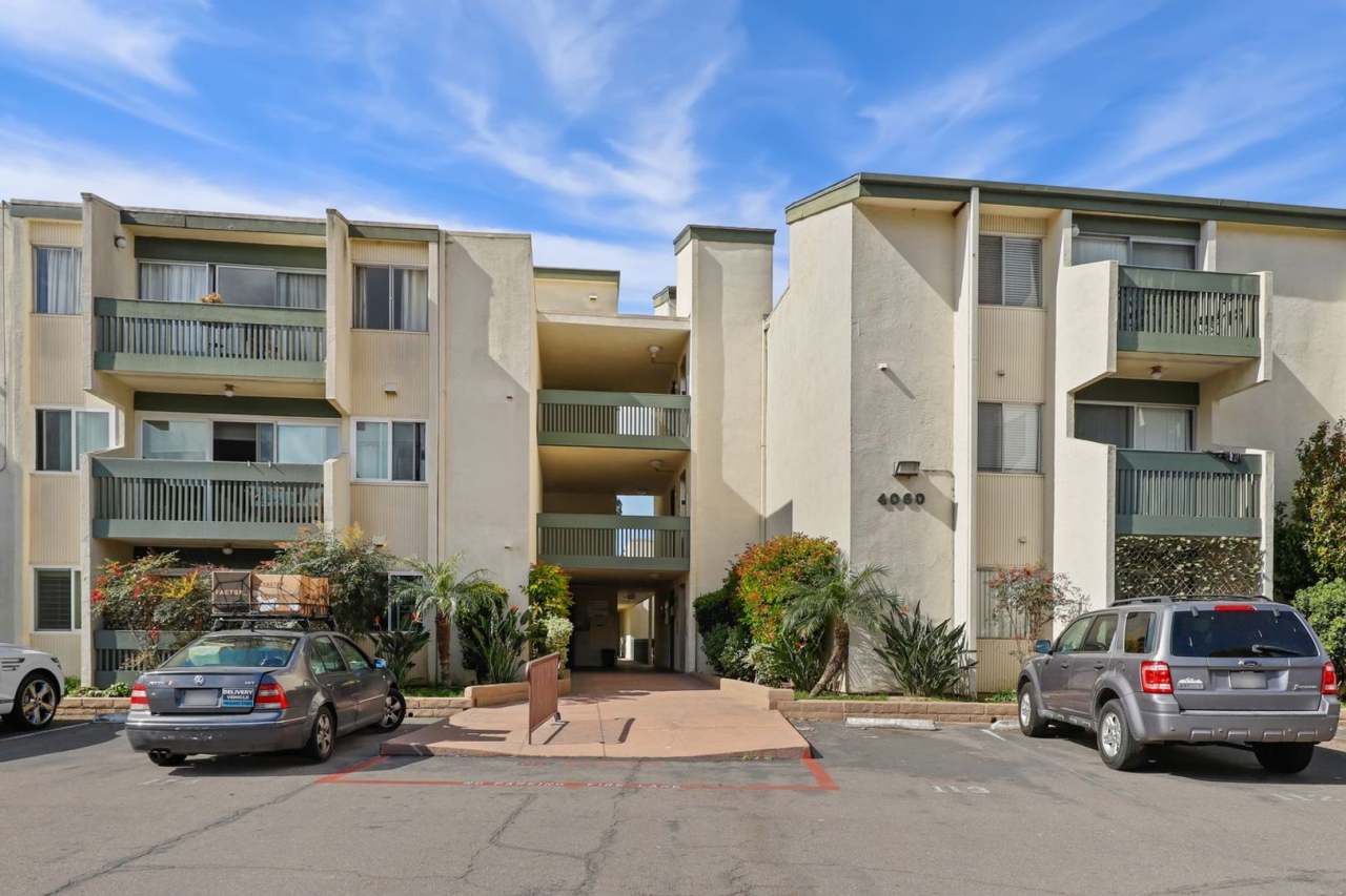 Modern Studio in BayHo - Can come fully furnished or unfurnished!