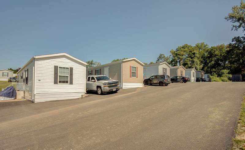 21 Coachlight Trailer Park