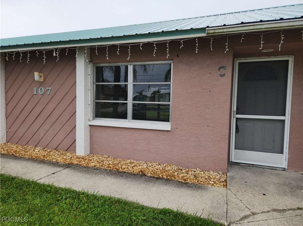 107 SE 16th Place unit: C