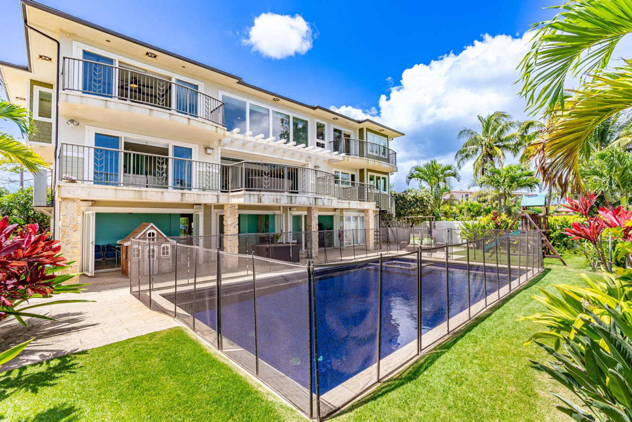 Waialua Ocean View Villa w/ Pool, kids play structure - walk to beach