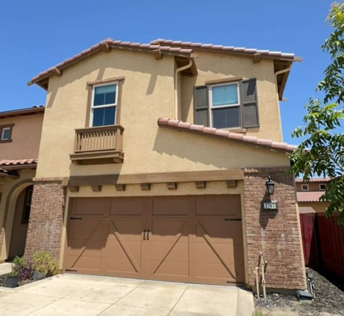 Available now! Beautiful Newer Home in Manteca with LAKE ACCESS!!!