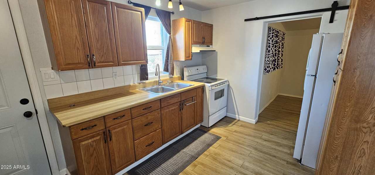 574 S PARK Street unit: A