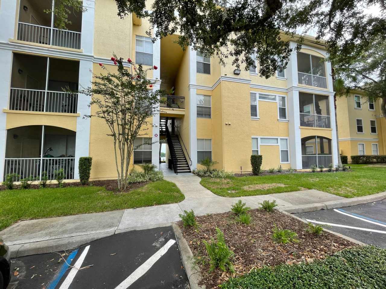 2BR/2BA First Floor Condo in Visconti in Maitland with Lake Views!