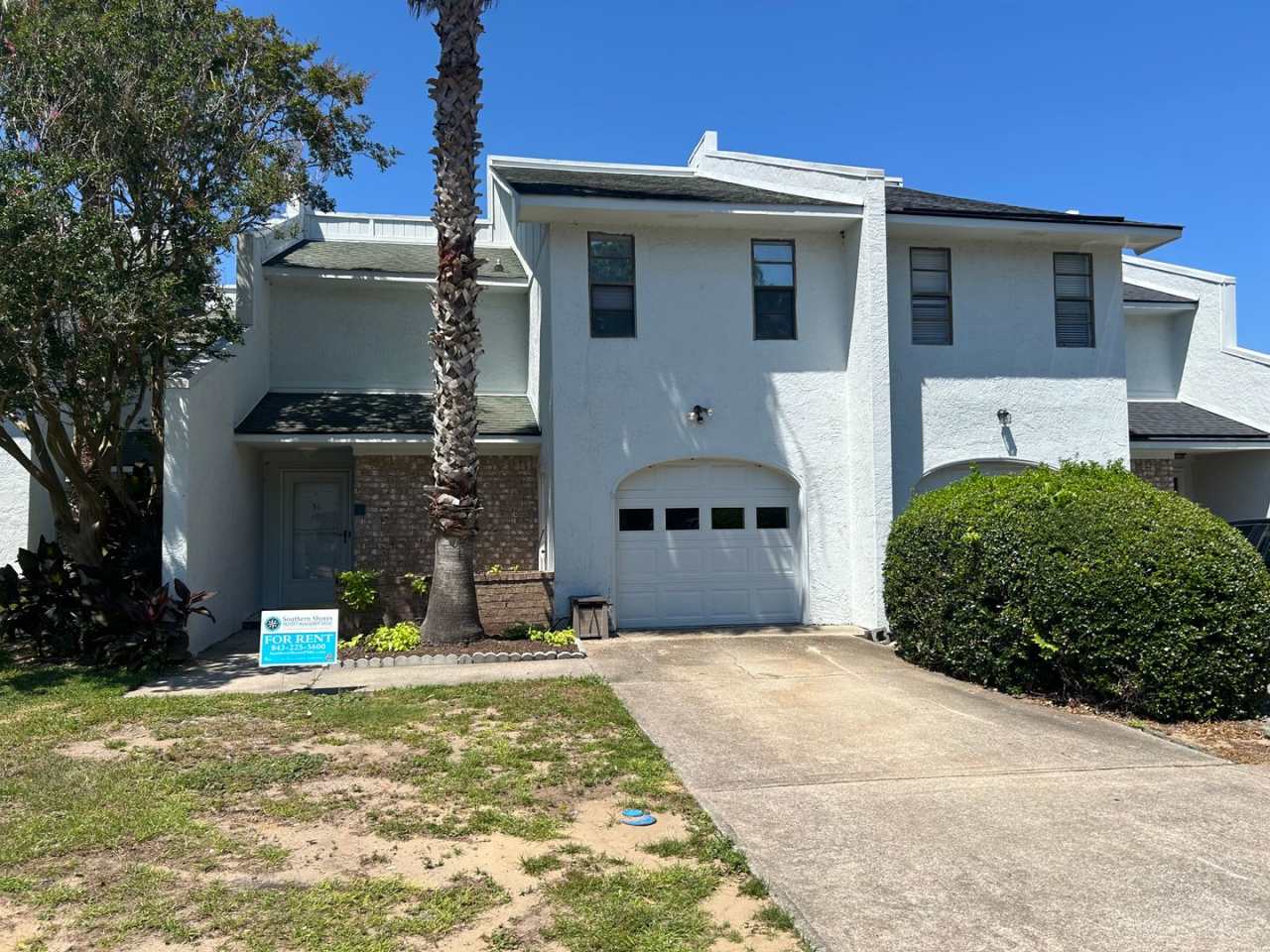 Beautiful James Island 3 BR Townhome With Lake View!