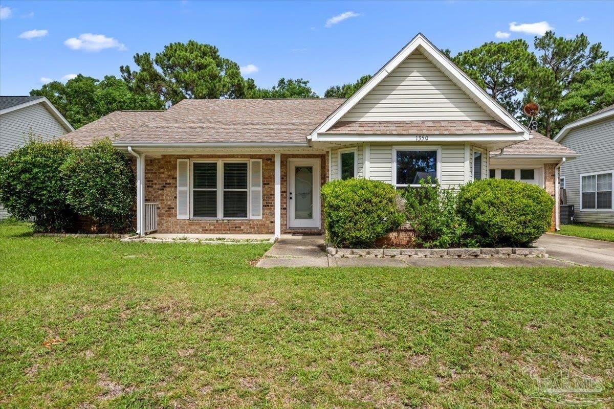 1350 Sterling Point Pl