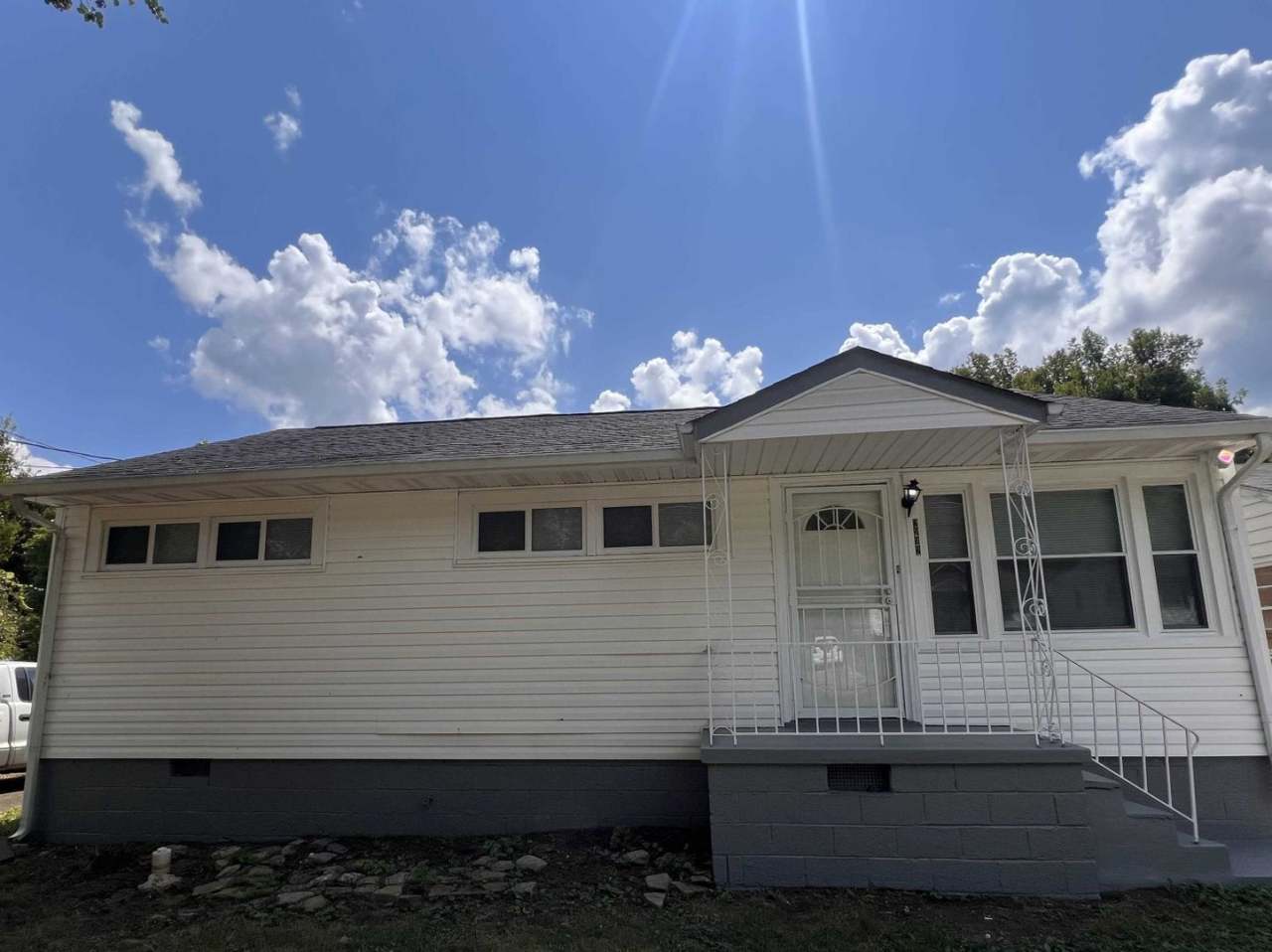 Adorable, remodeled 3br/1ba house close to downtown