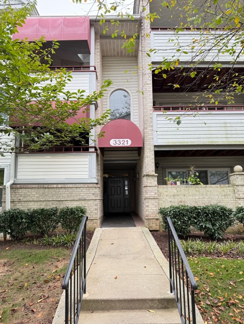 Silver Spring Condo with Modern Comforts and Active Lifestyle Amenities