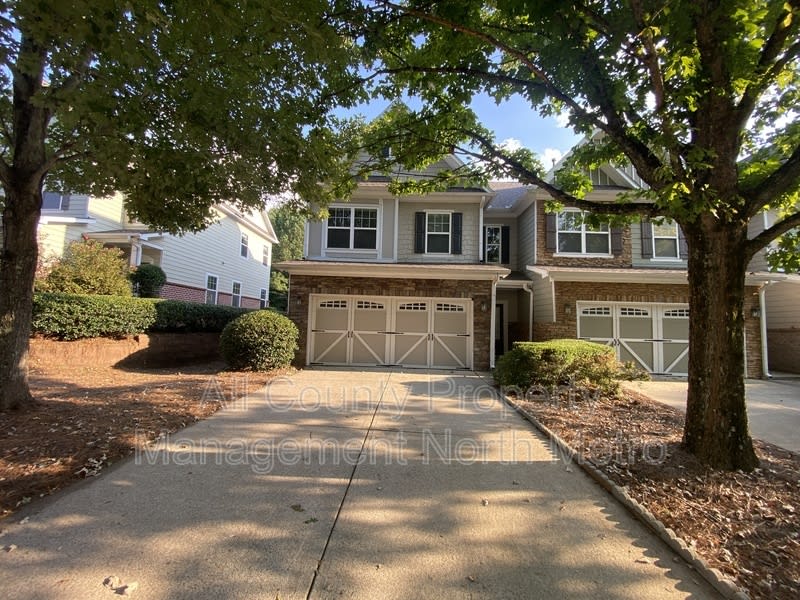 2875 Cross Creek Drive