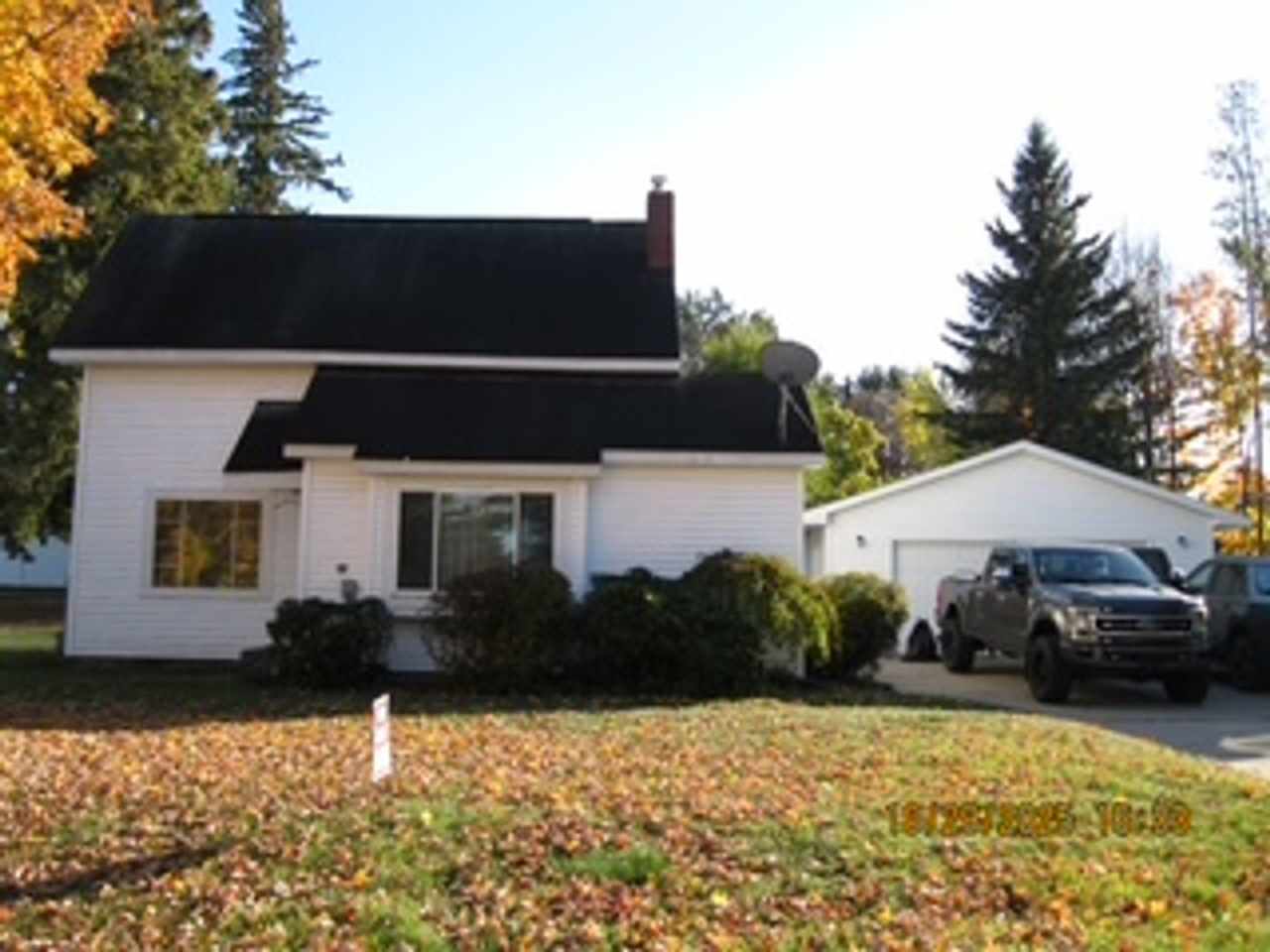 Charming Updated Farmhouse in the Heart of Kingsley