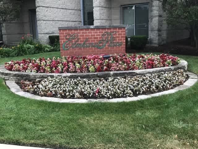 150 E Schiller St Unit E31