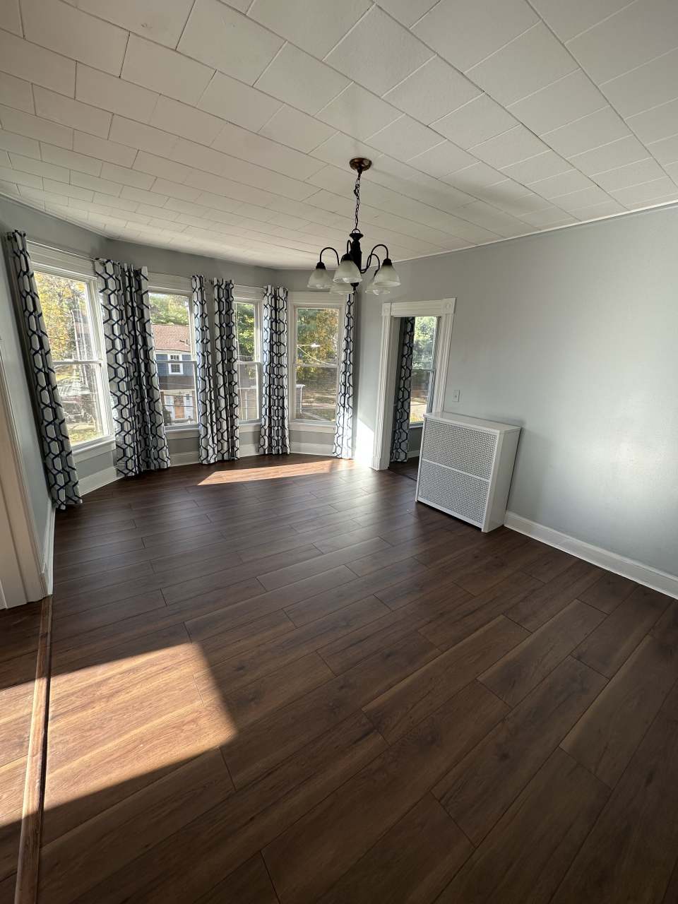 472 East Main Street