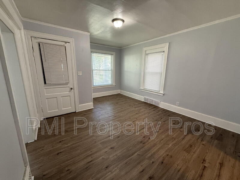 2853A North Booth Street