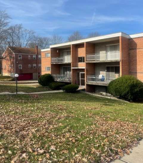 5910 Belmont ave -12
