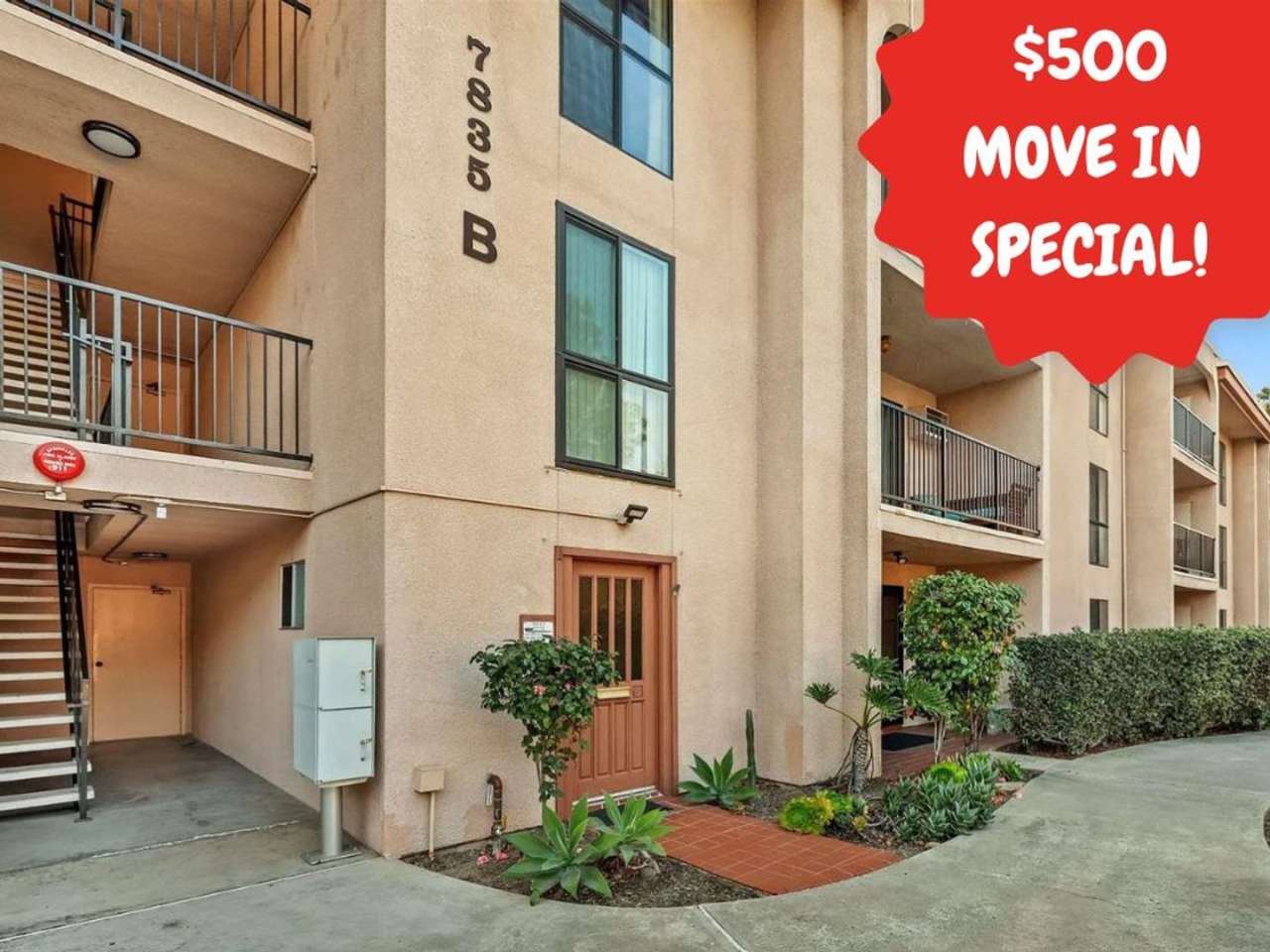 Beautiful 2 bedroom, 2 full bath condo in San Carlos Greens. Move in Special $500.00 off first month's rent!!!