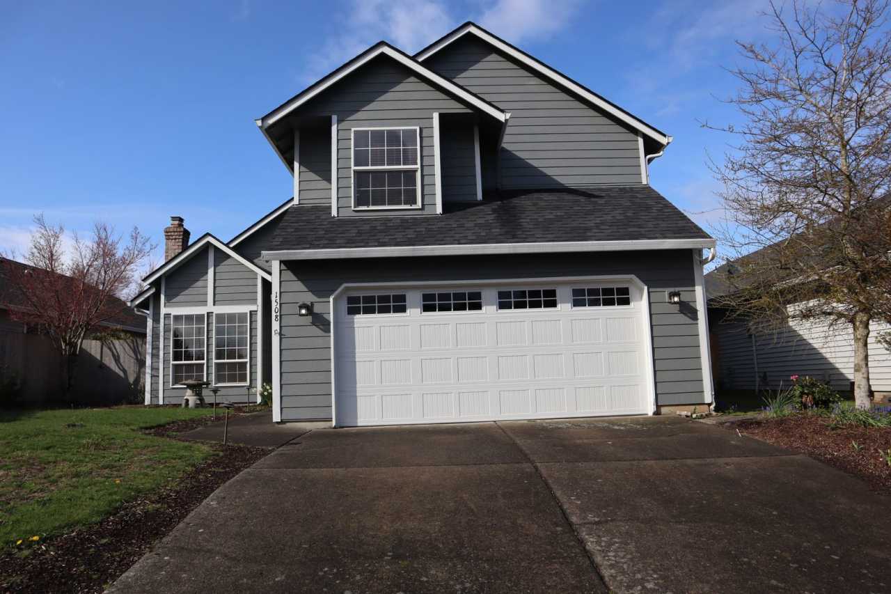 Beautifully Updated Cascade Park Home for Lease - 1508 SE Solomon Loop