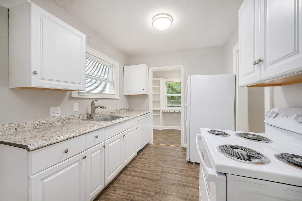 **$100 OFF FIRST MONTH’S RENT** Cozy 2BR, 1BA Duplex in Kansas City!