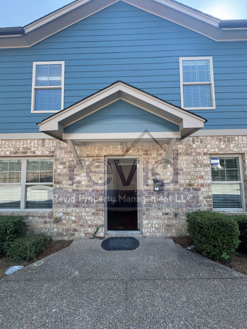 Huge 5 bed/5 bath home! U of M