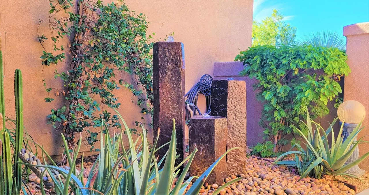 Hidden gem in prestigious community of Palm Desert - Convineant to access from everywhere.