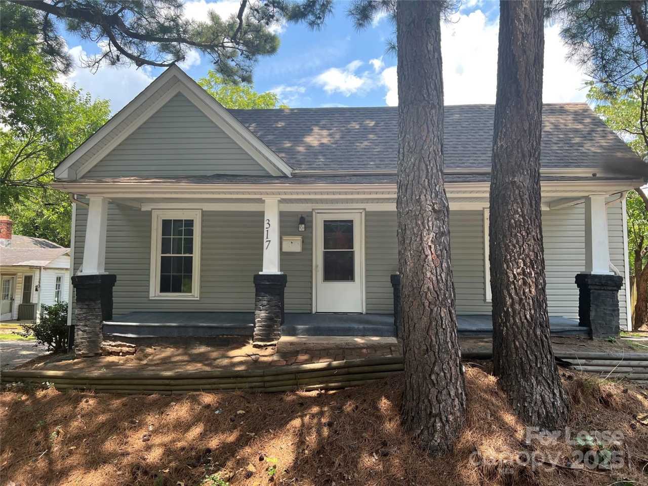 317 W Iredell Avenue