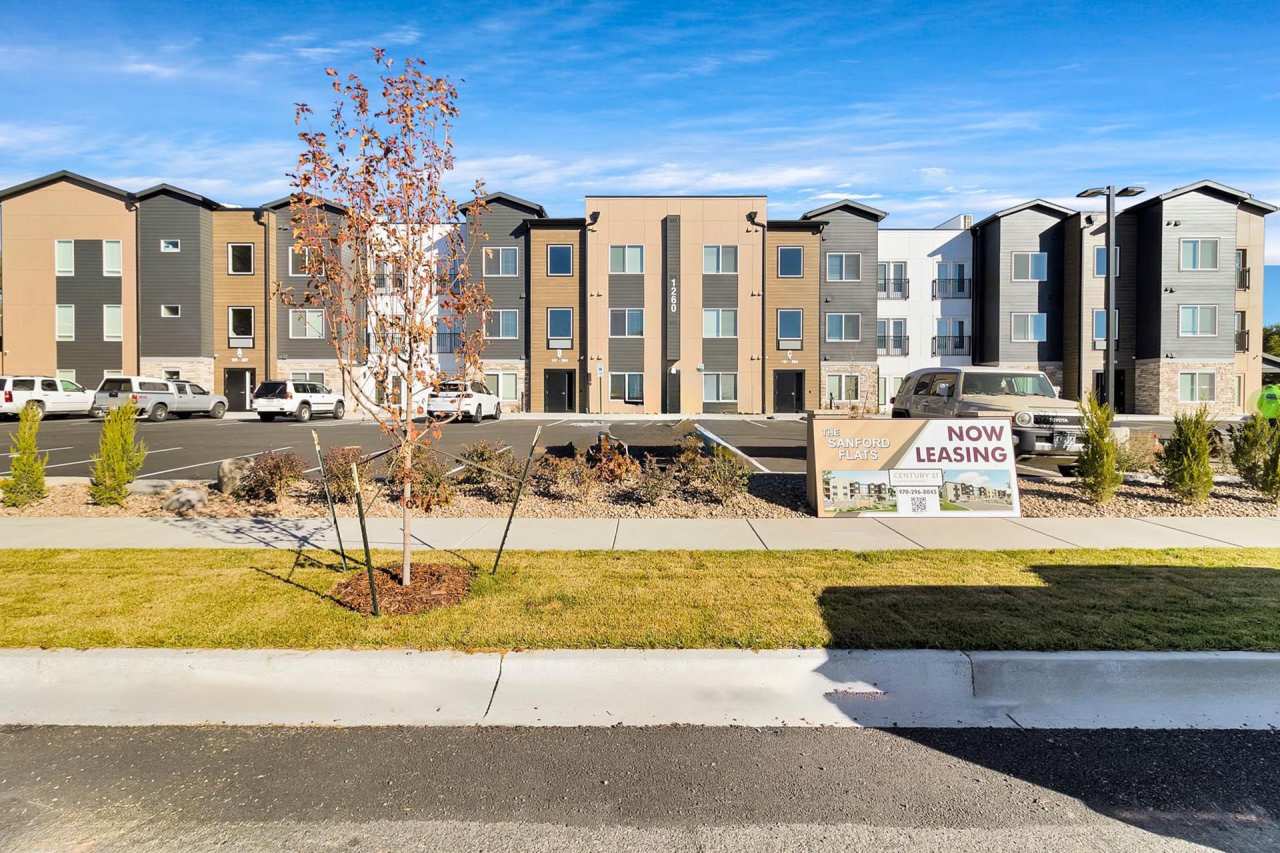 The Bookcliff: Chic 1-Bedroom Retreat: Sophisticated Living in a Prime Location