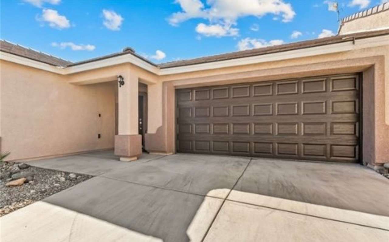 GORGEOUS 3 BEDROOM 2 BATH HOME