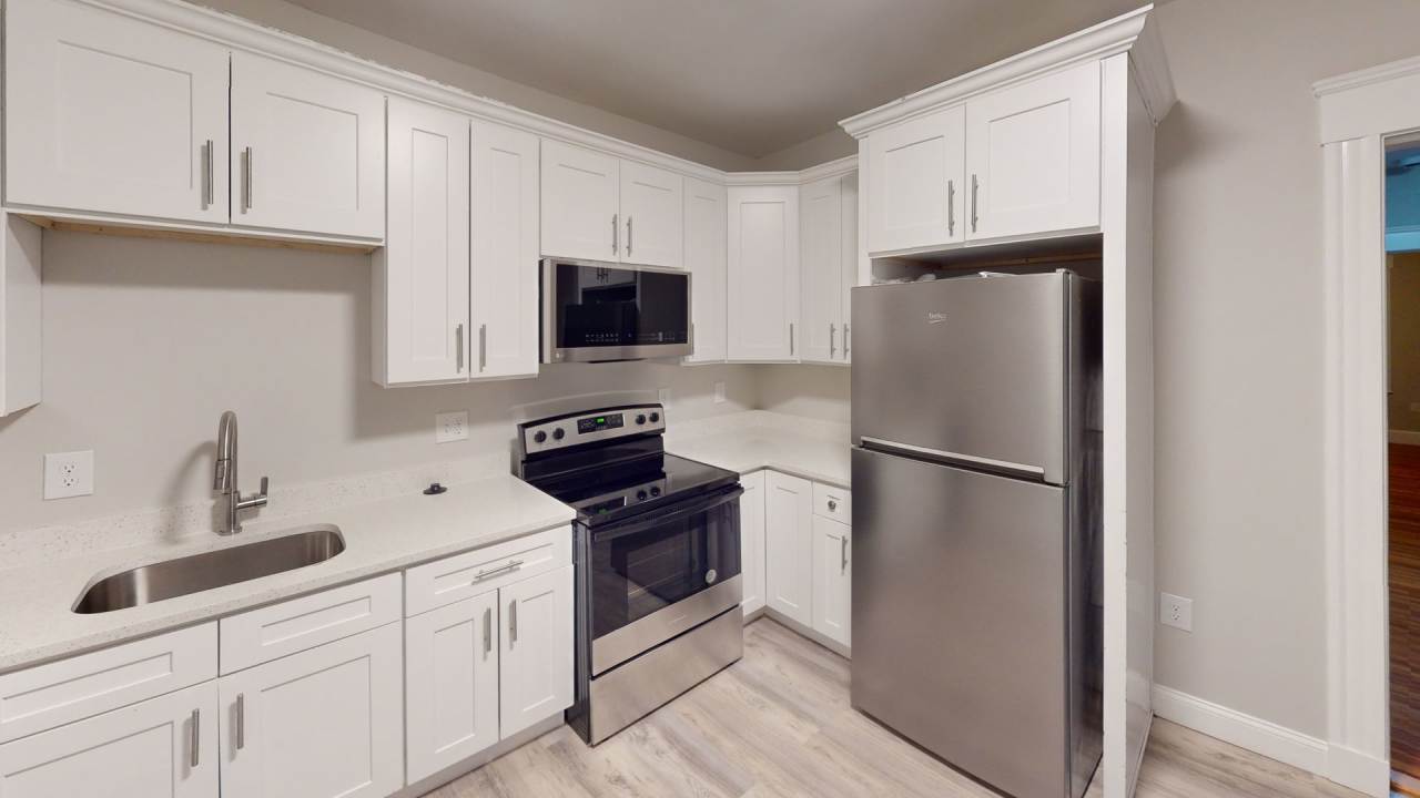 4 bedroom Available NoW!!