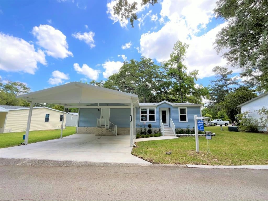 1009 Cloverleaf Circle