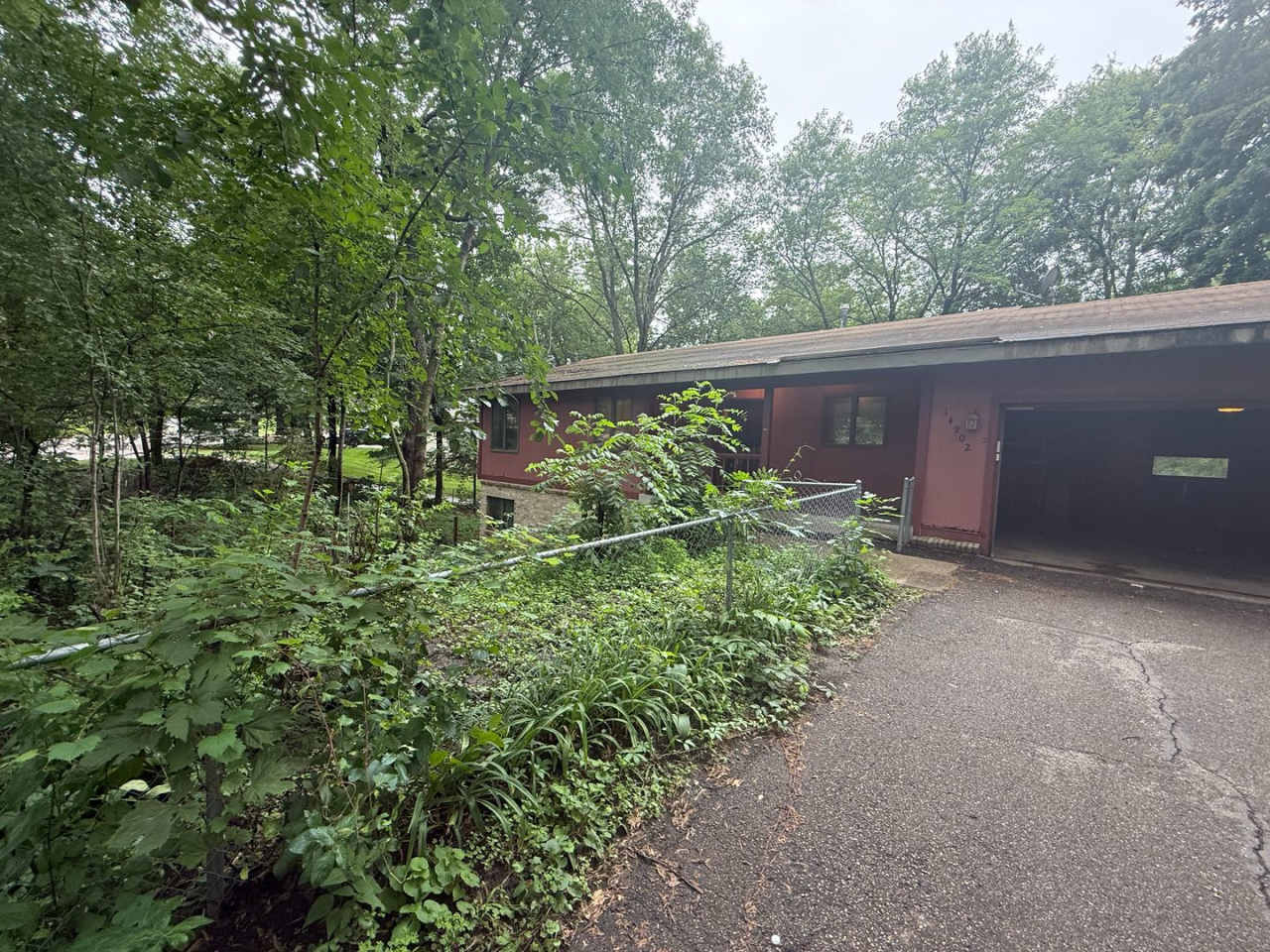 Three Bedroom - Two Bathroom Rambler in Burnsville