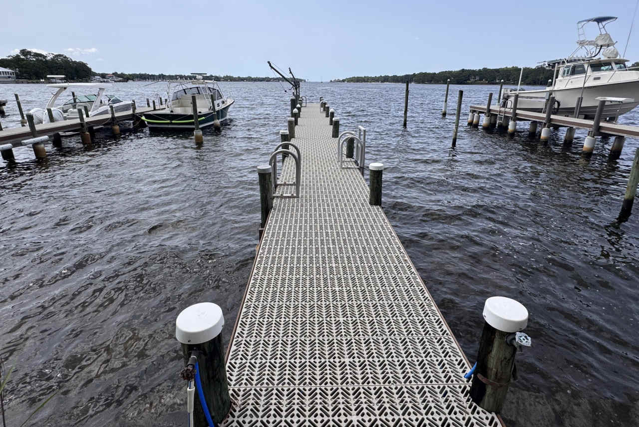 806 Regatta Drive unit: 806