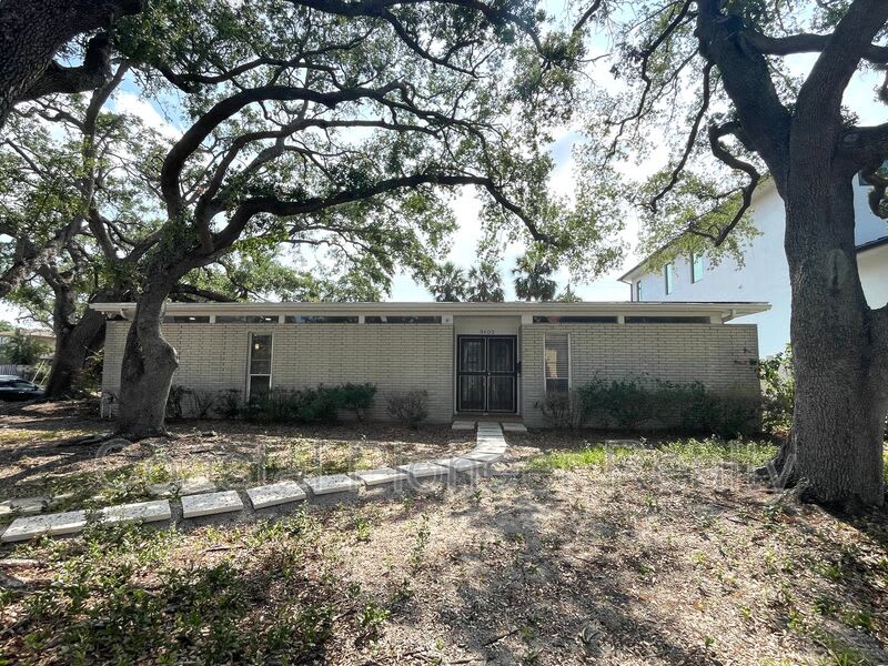 3602 S Beach Drive