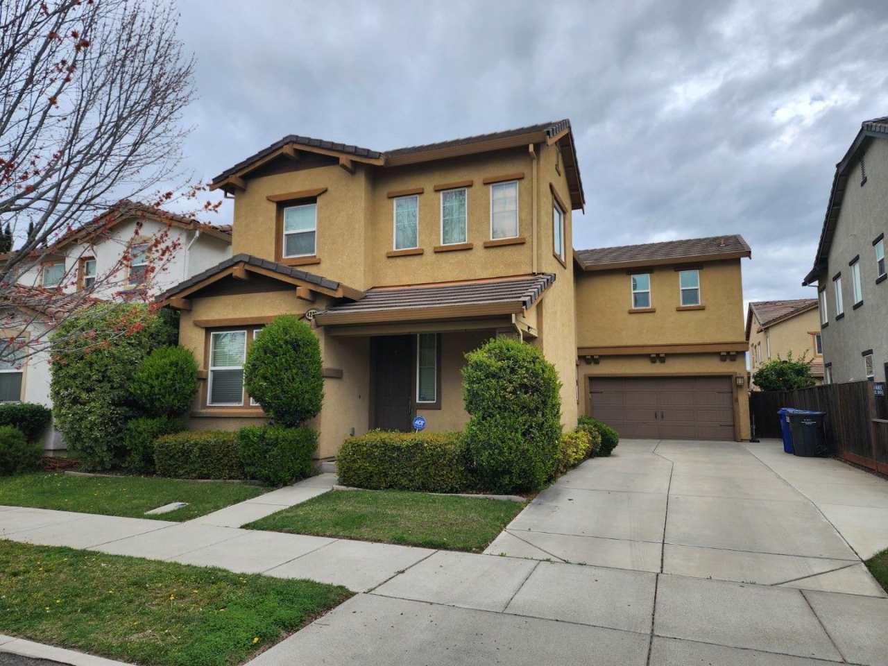 Beautiful 2 Story in Turlock!