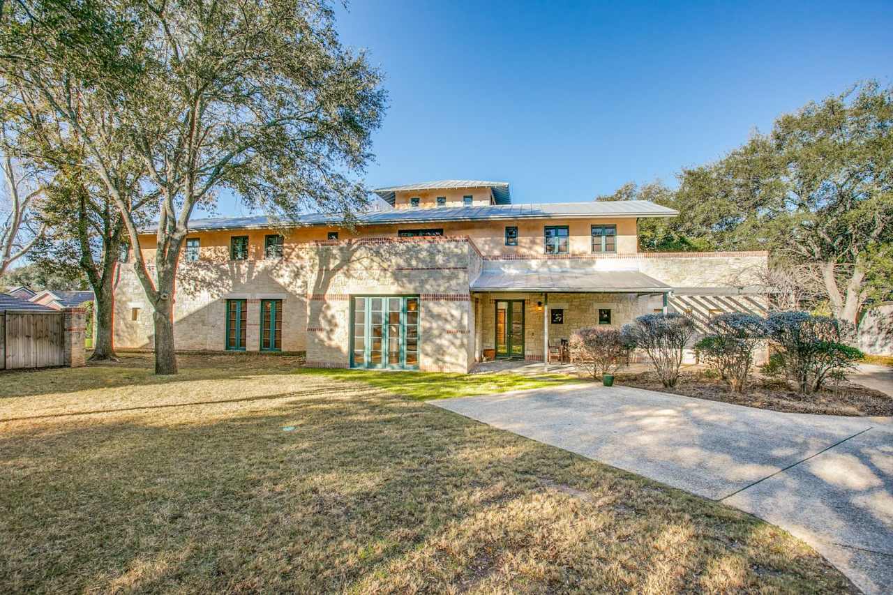 LUXURY 4-BEDROOM IN ALAMO HEIGHTS