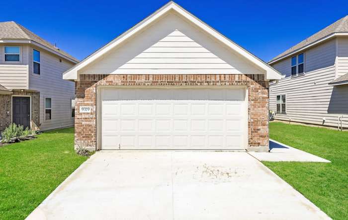 9319 Green Flora Court