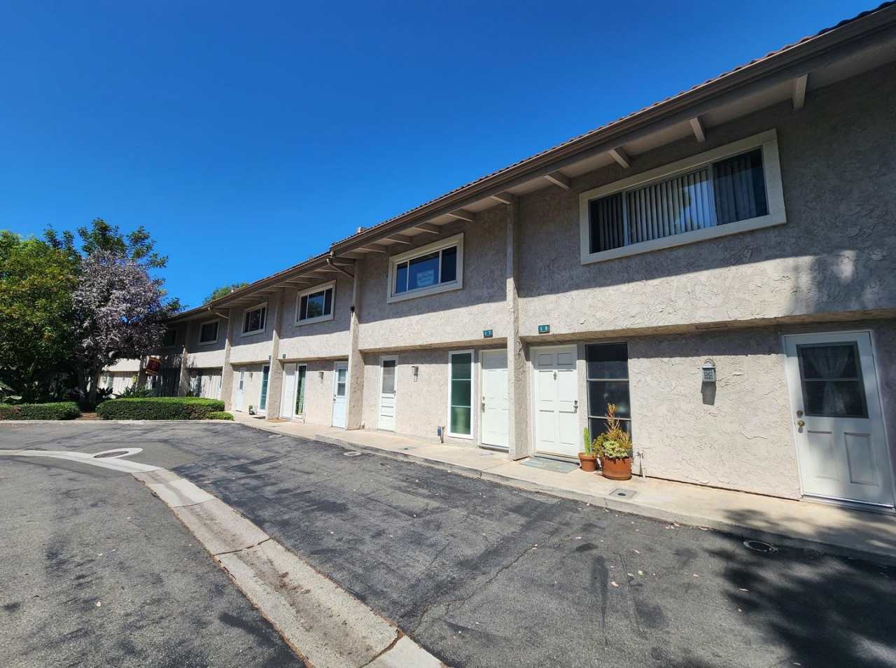 Rancho Niguel: 2 Bedroom 2.5 Bath Attached Townhouse,