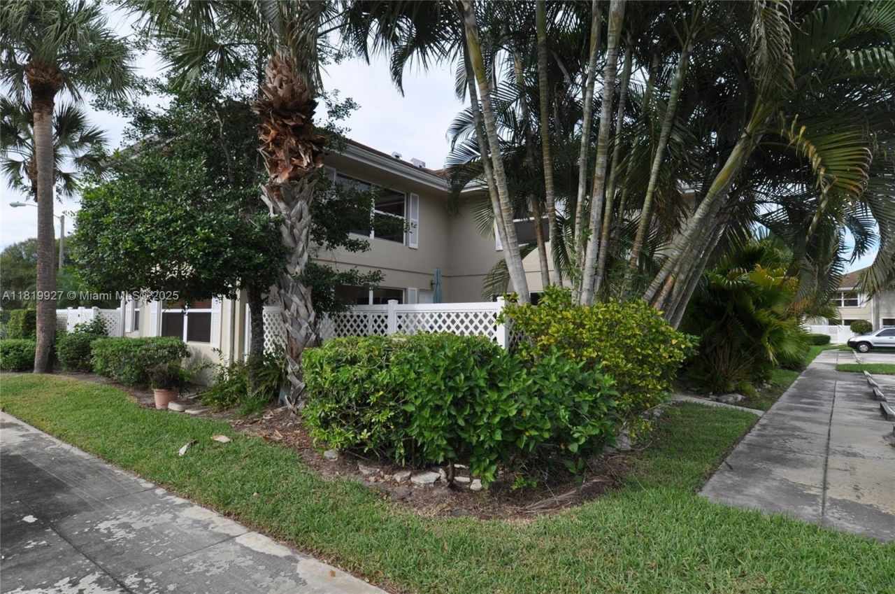 3317 SW Sunset Trace Cir