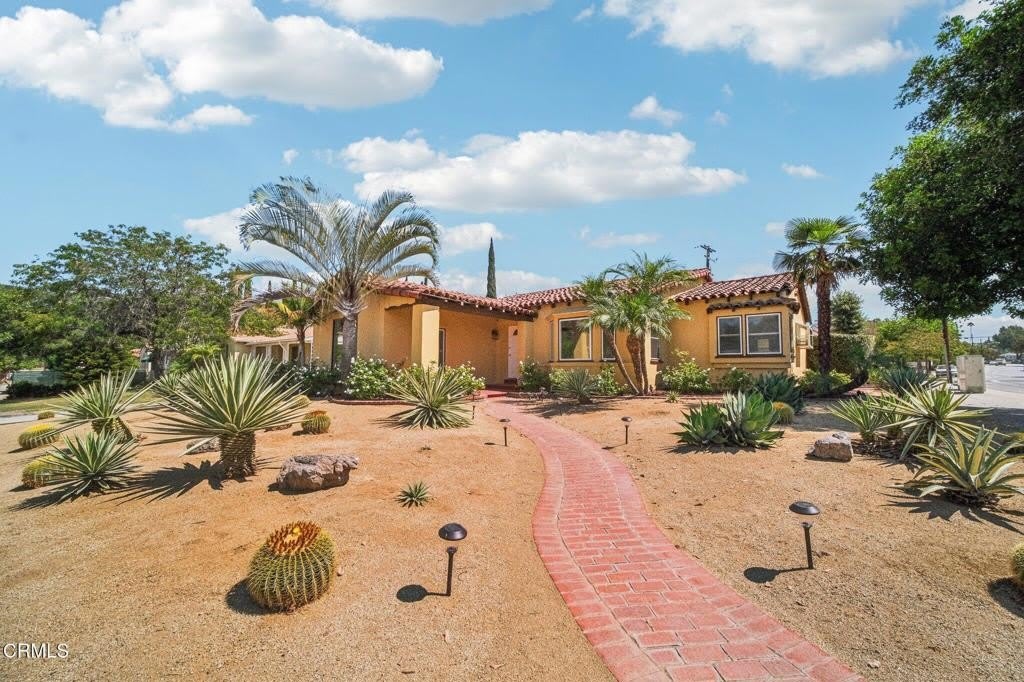 1100 N Isabel Street