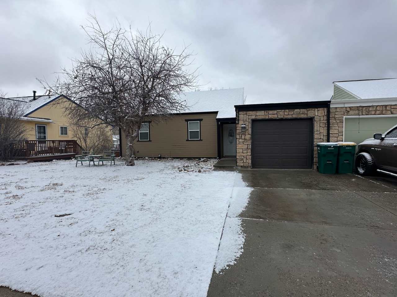 3 bed 1.5 bath Townhome near Downtown Castle Rock!
