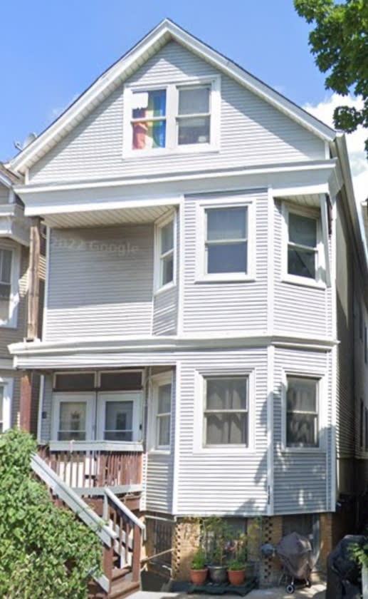 1440 West Barry Avenue