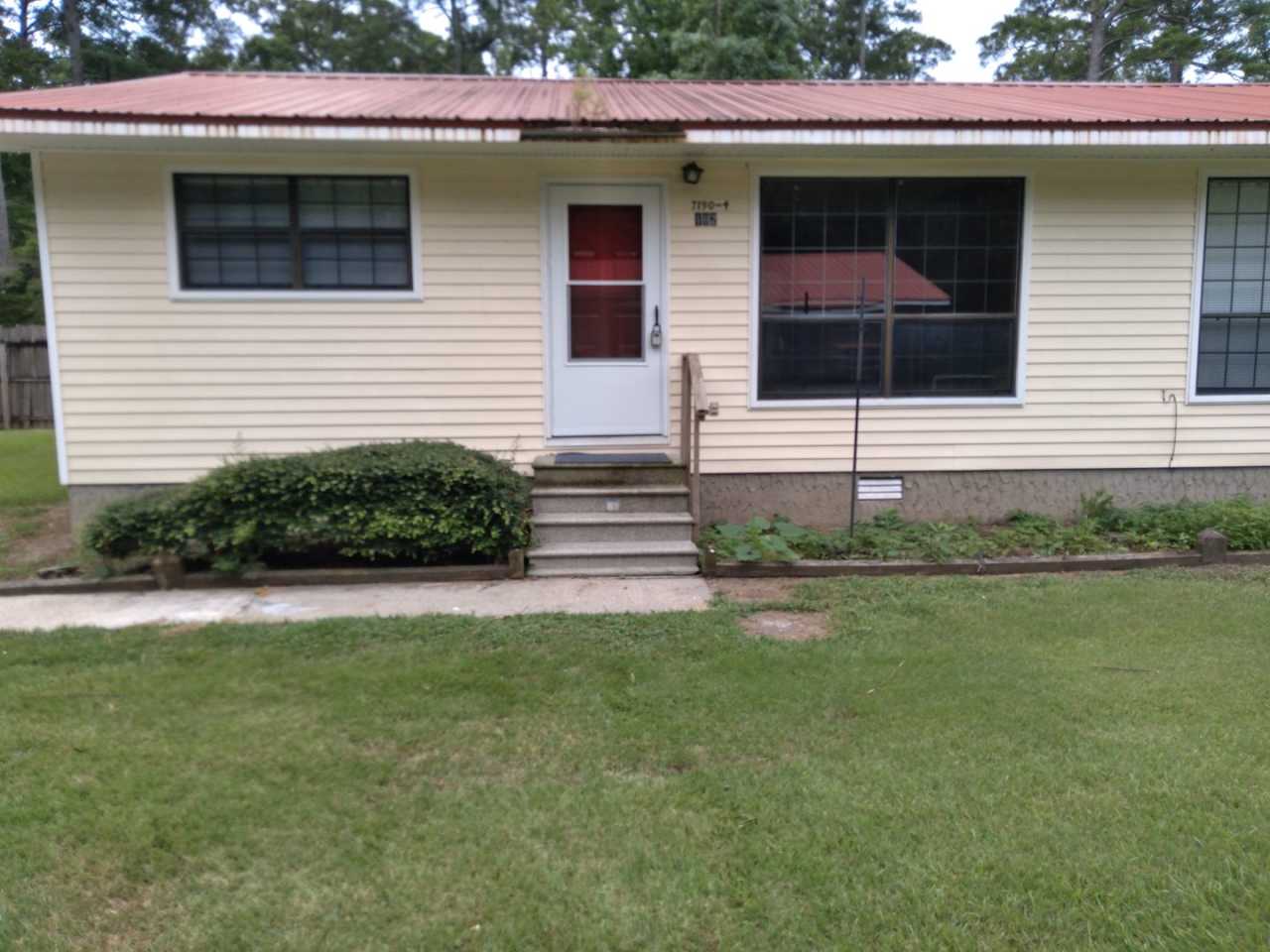 182 Hazel Dale - 2 Bedroom, 1 Bath Duplex
