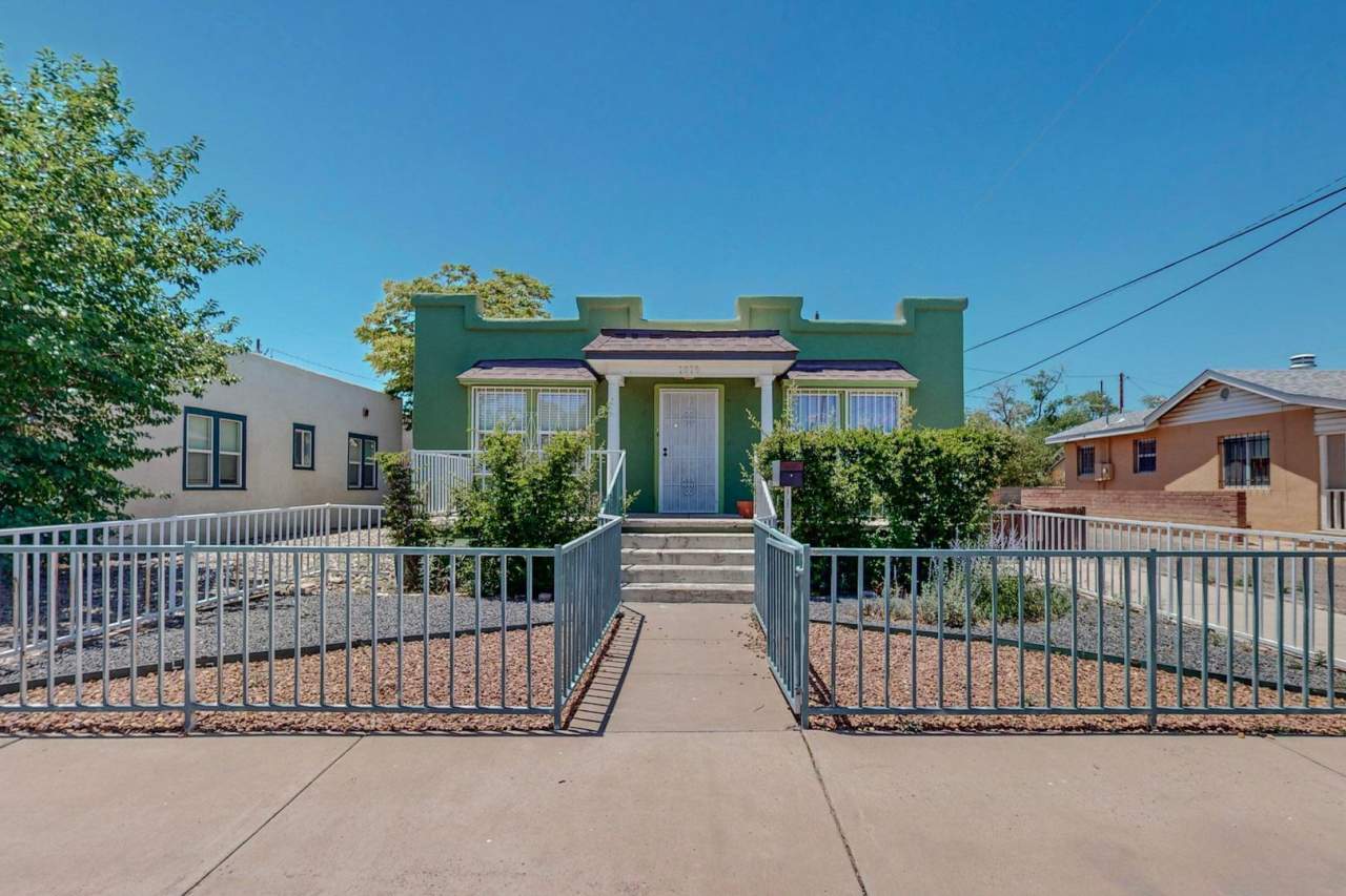 Two Bedroom One Bath home or sweet little home/office