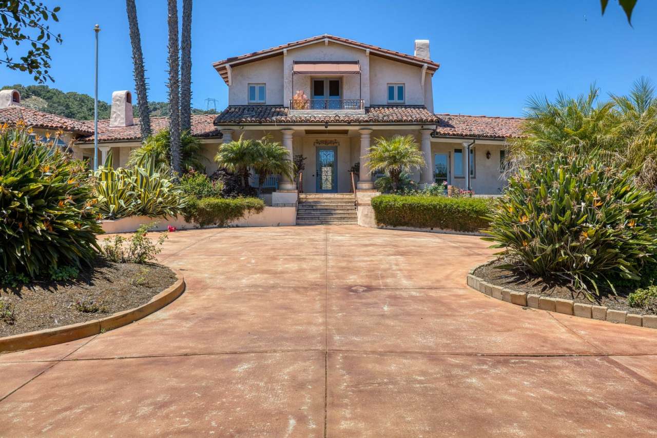 Exclusive 6000 sq ft home in Bassi Ranch