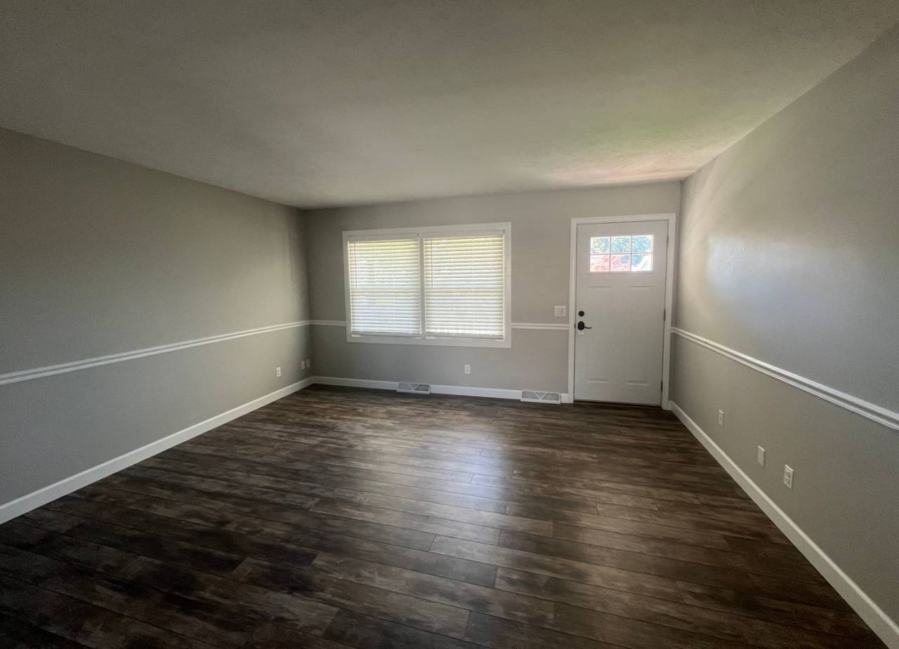 NORTHGATE MOVE IN READY! 3 BEDROOM 2 FULL BATH!