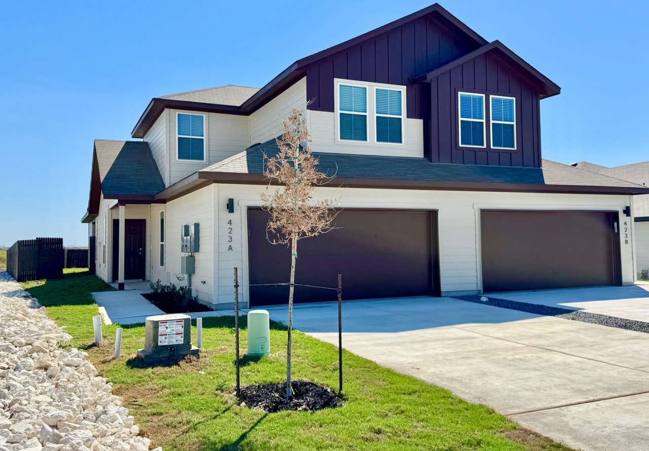 Stunning 4x3 Luxury Duplex in Buda, TX!