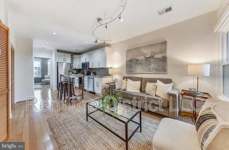 1446 Newton Street NW