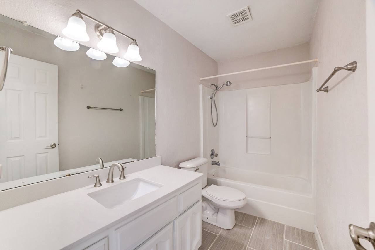 Stunning Bixby Home Available For Rent!