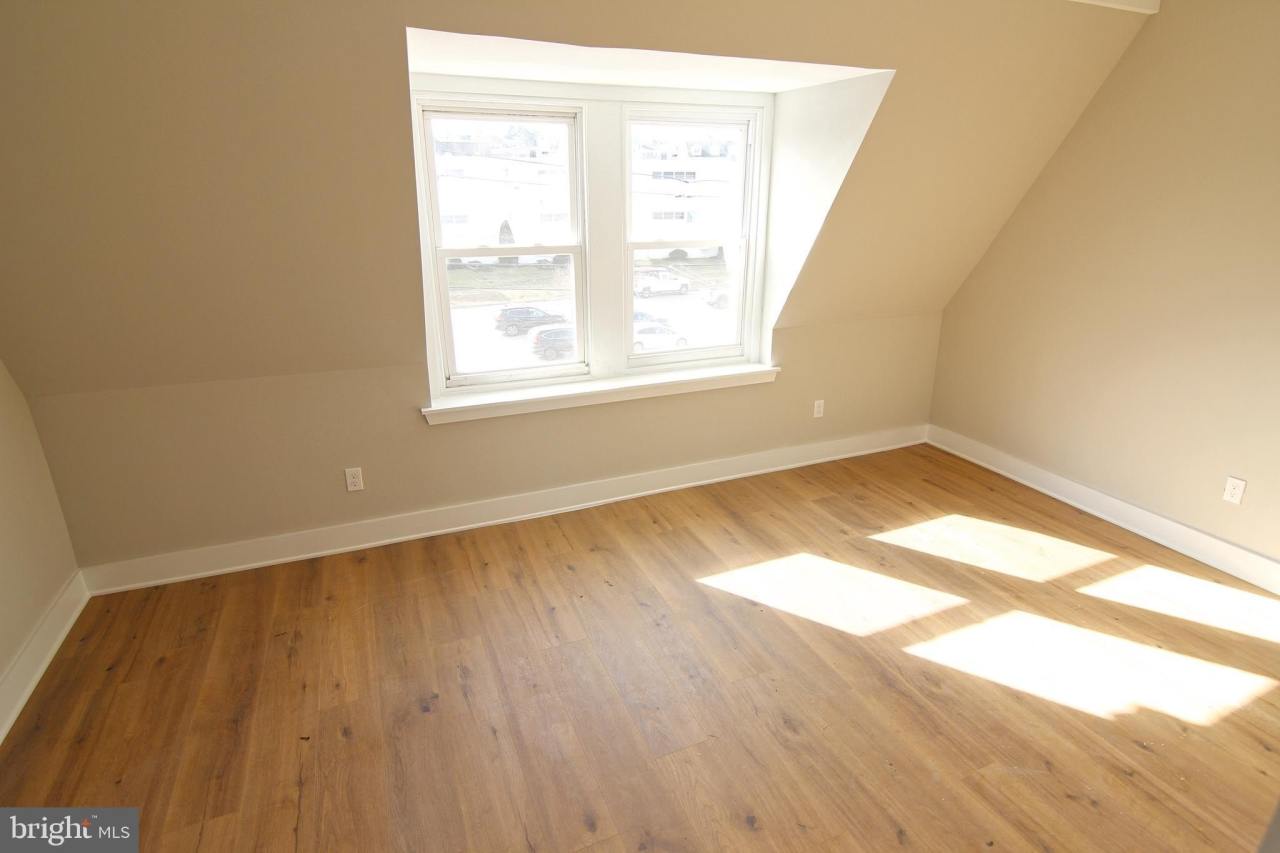 13 W 4TH Street unit: B