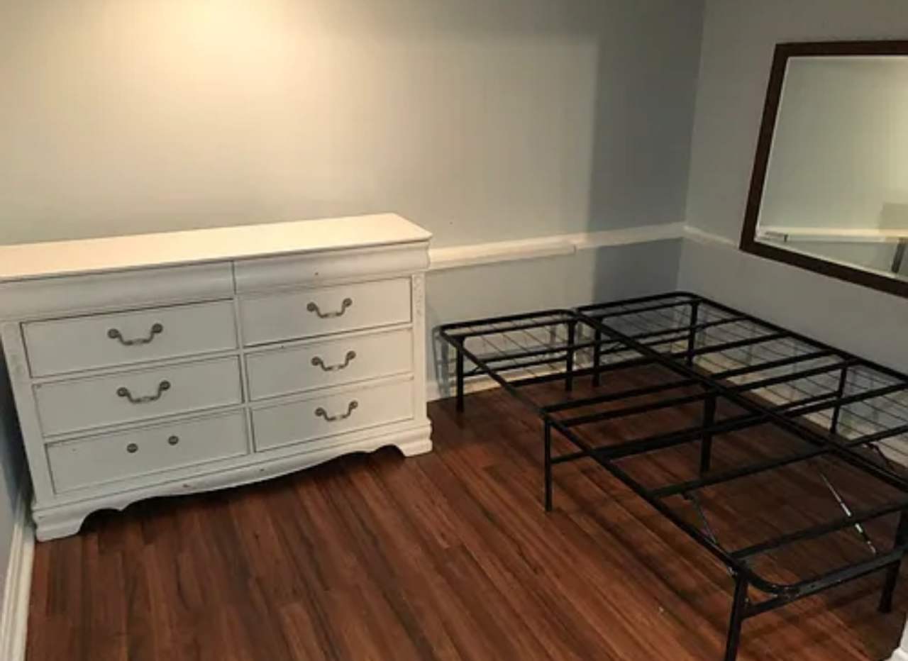 5039 West Henderson Street