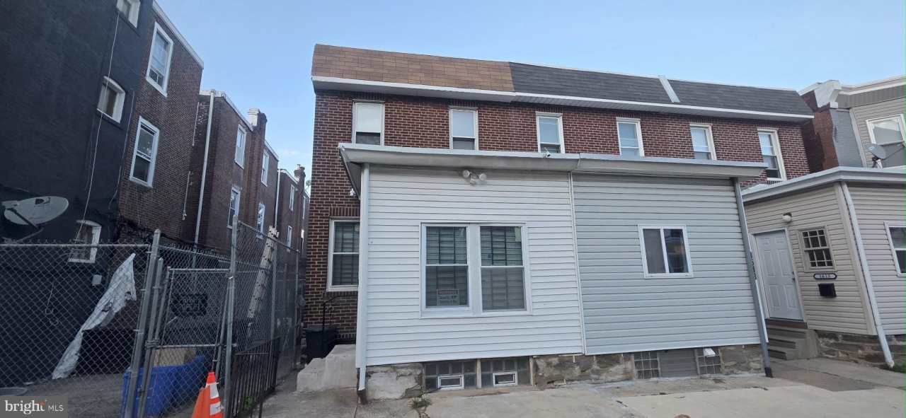 1611 ALLENGROVE Street unit: 1St Floor