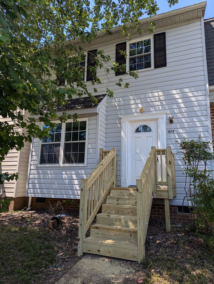 1615 Skiffes Creek Circle, Williamsburg VA 23185