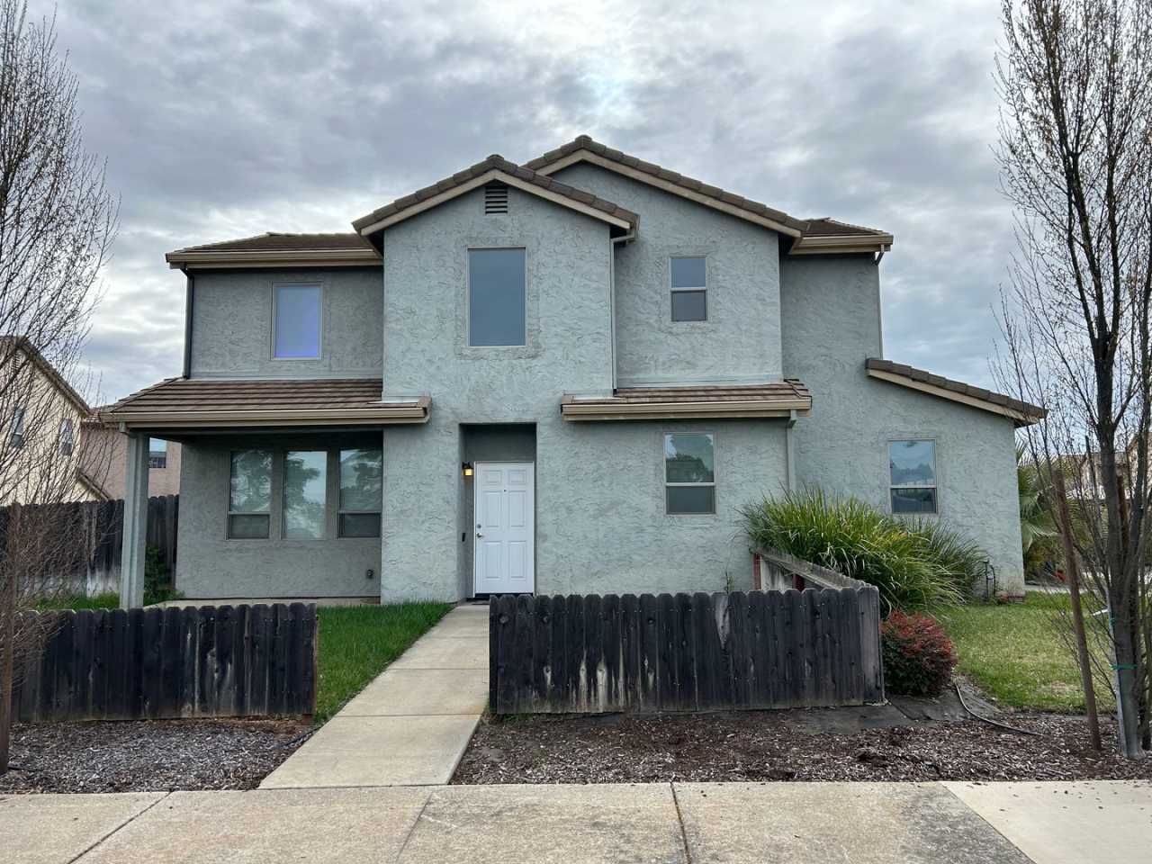 1960 Bluffs Drive, Oroville - 2-Story House